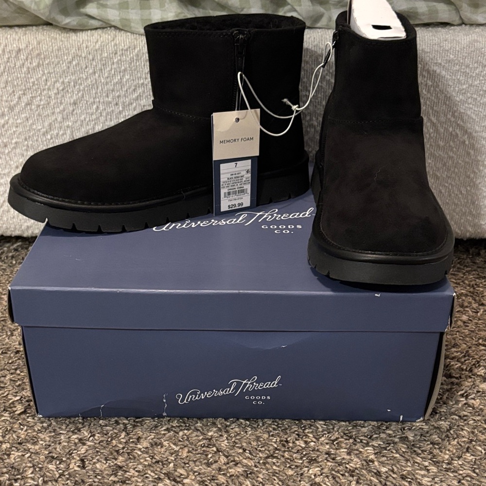 Universal Thread Women's Black Winter Boots